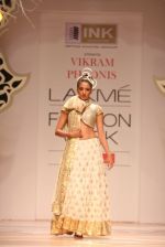 Model walk the ramp for Vikram Phadnis Show at lakme fashion week 2012 on 2nd March 2012 (24).JPG